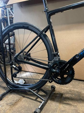 Specialized Tarmac SL6 Sport 2021 2021 Road & Gravel d'occasion — image 2 sur 6