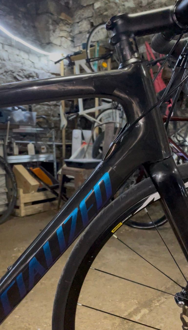 Used Specialized Tarmac SL6 Sport 2021 2021 Road & Gravel — image 1 of 3