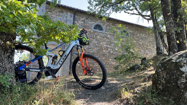 Used CUBE STEREO HYBRID 160 HPC, ACTIONTEAM 750 27.5 2023 2023 Mountainbike, Blue, 27.5 — image 1 of 4