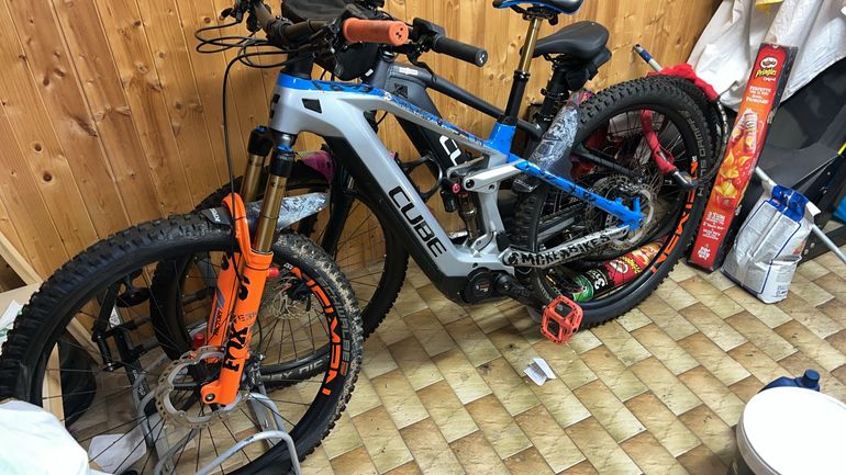 Used CUBE STEREO HYBRID 160 HPC, ACTIONTEAM 750 27.5 2023 2023 Mountainbike, Blue, 27.5 — image 6 of 7