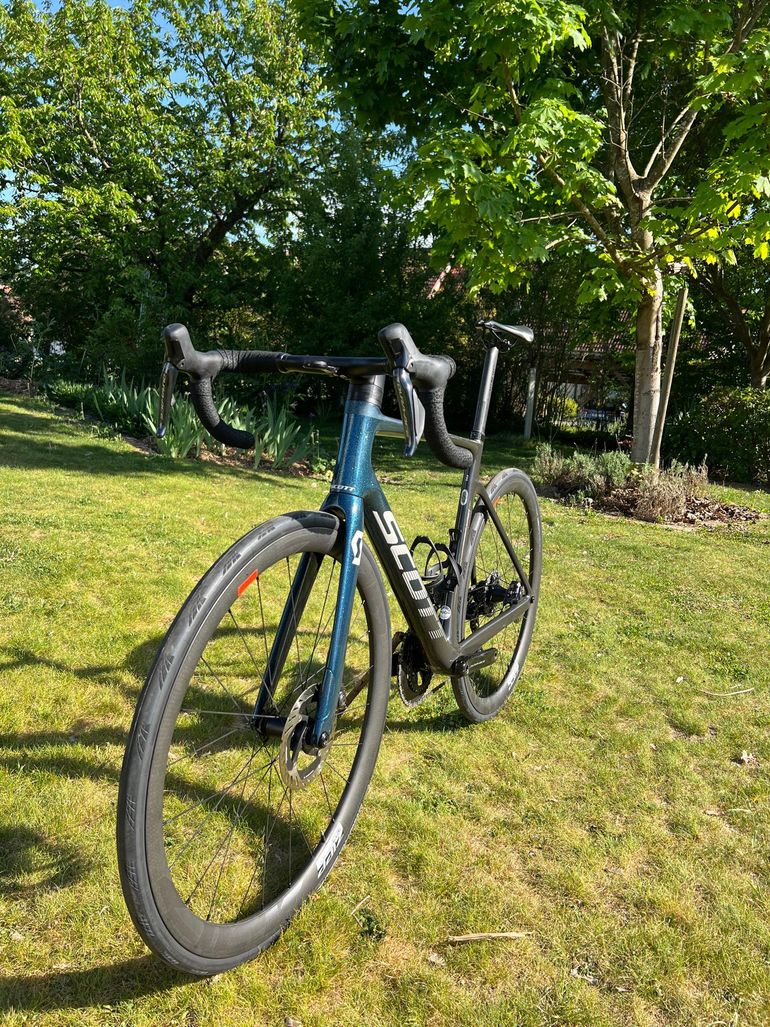 Used Scott Addict RC Shimano Dura Ace Di2 2023 Road & Gravel, Black — image 5 of 9