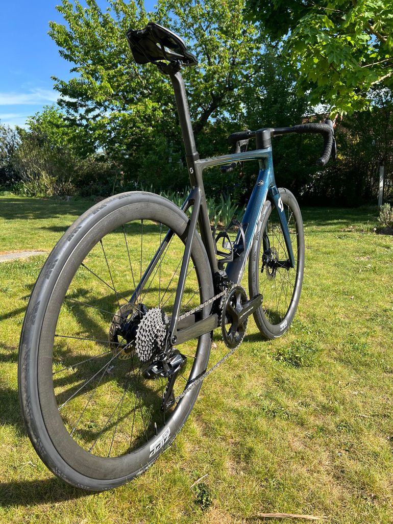 Used Scott Addict RC Shimano Dura Ace Di2 2023 Road & Gravel, Black — image 2 of 9