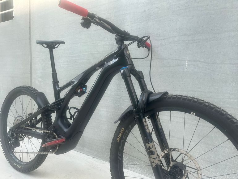 Used Specialized Turbo Levo Expert 2023 2023 Mountainbike, Black, 29, 27.5 — image 5 of 9