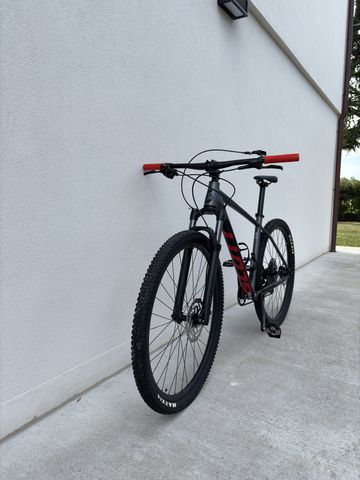 Scott Scale 970 2021 2021 Mountainbike de segunda mano, Gris claro — imagen 2 de 14