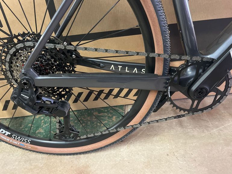 Used Focus ATLAS 8.8 2026 2026 Road & Gravel, Light Gray — image 3 of 11