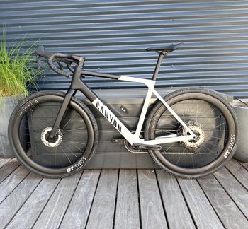 Used Canyon Grail CF SLX 8 Di2 2026 2026 Road & Gravel, Black — image 2 of 5