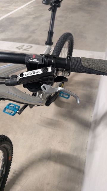 Used Ghost AMR Shimano Deore XT 2013 Mountainbike, Light Gray — image 12 of 16