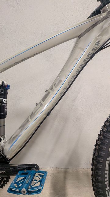 Used Ghost AMR Shimano Deore XT 2013 Mountainbike, Light Gray — image 13 of 16