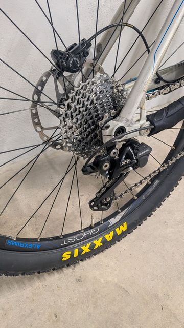 Used Ghost AMR Shimano Deore XT 2013 Mountainbike, Light Gray — image 2 of 16