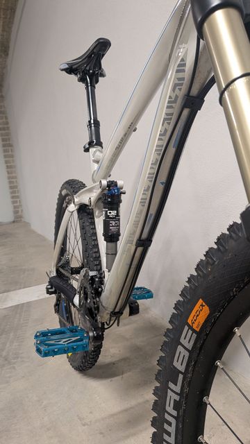 Used Ghost AMR Shimano Deore XT 2013 Mountainbike, Light Gray — image 11 of 16
