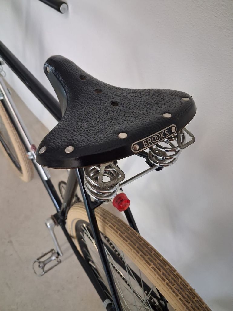 Used Bianchi Bici Clásica De Acero. Modificada A Modelo Path Racer 2021 Urban, Black — image 1 of 3