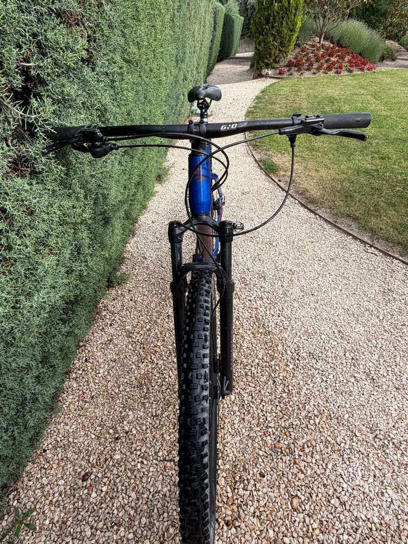 Ghost Kato Pro 29 2024 2024 Mountainbike de segunda mano, Azul — imagen 2 de 15
