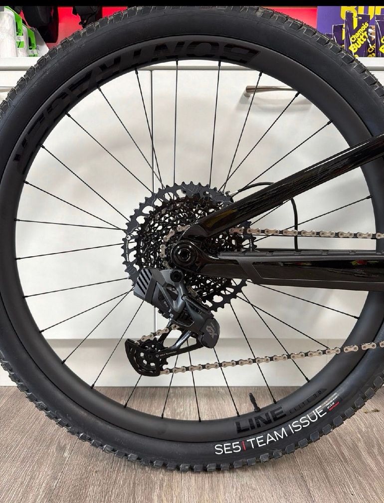 Used Trek Fuel EX 9.8 GX AXS T-Type Gen 6 2025 2025 Mountainbike — image 2 of 3