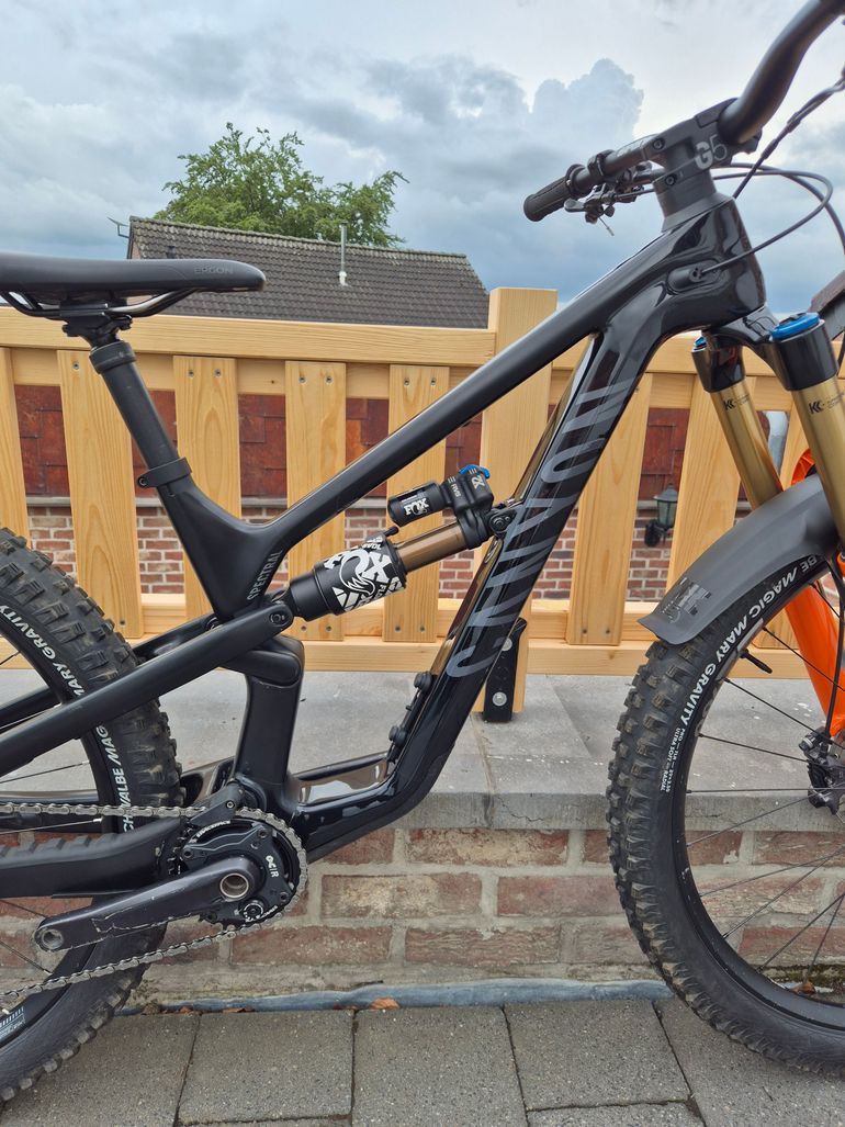 Used Canyon Spectral Shimano Deore XT 2022 Mountainbike, Black — image 2 of 14