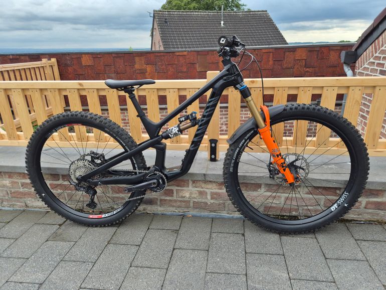 Used Canyon Spectral Shimano Deore XT 2022 Mountainbike, Black — image 1 of 14