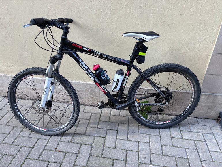 Used Whistle Miwok 1052D 2015 2014 Mountainbike, Black, 26 — image 1 of 14
