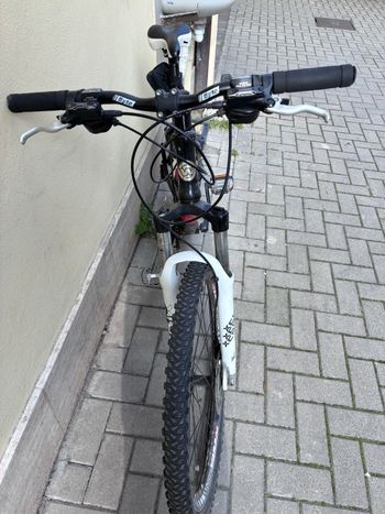 Used Whistle Miwok 1052D 2015 2014 Mountainbike, Black, 26 — image 4 of 14