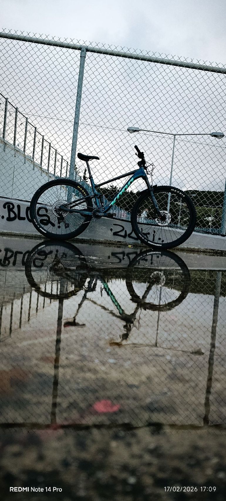 Used Kona Hei Hei 2022 2022 Mountainbike, Blue, 29 — image 1 of 15