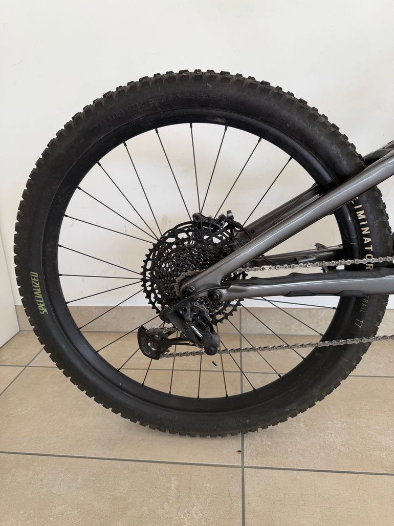 Used Specialized Turbo Levo 3 Comp Carbon 2022 2022 Mountainbike, Black, 29, 27.5 — image 7 of 11