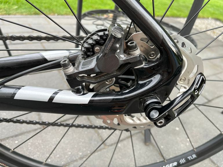 Used Trek Domane S 5 Disc 2017 2017 Road & Gravel, Black — image 19 of 31