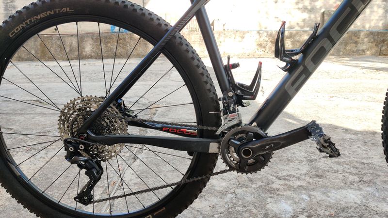 Używany Focus RAVEN 8.7 2019 2019 Mountainbike — zdjęcie 7 z 9