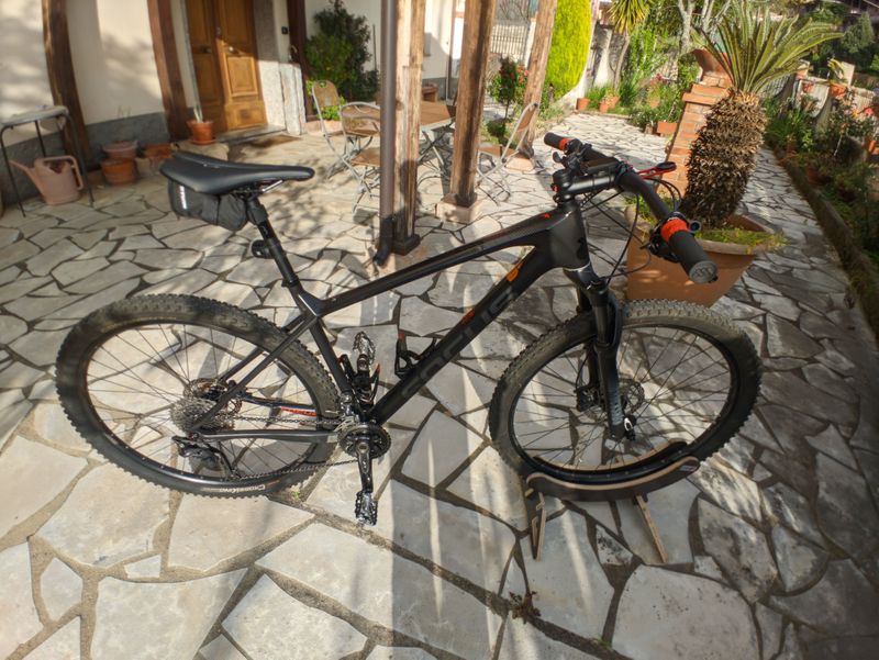 Używany Focus RAVEN 8.7 2019 2019 Mountainbike — zdjęcie 2 z 9