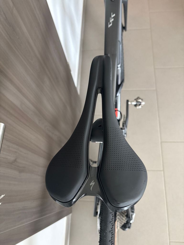 Used Canyon Grail CFR Di2 2024 2024 Road & Gravel, Black — image 8 of 12