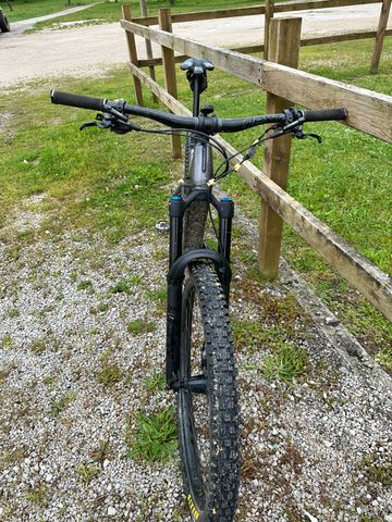 Orbea RISE H10 2022 2022 Mountainbike usato, Grigio chiaro — immagine 5 di 6