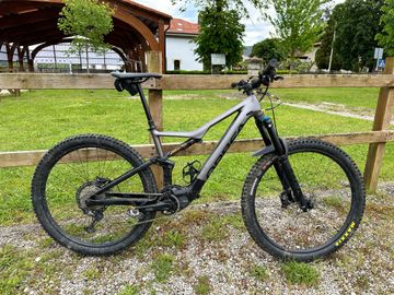 Orbea RISE H10 2022 2022 MTB usato