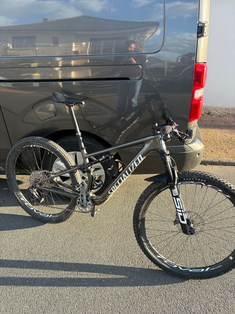 Used Specialized Epic 8 Expert 2025 2025 Mountainbike, Light Gray, 29 — image 1 of 7