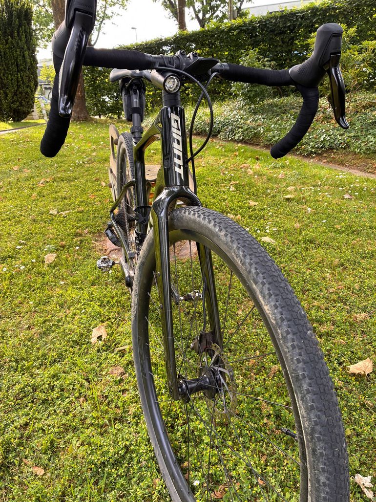Used Giant Revolt, Advanced 1 2022 2022 Road & Gravel, Green — image 2 of 6