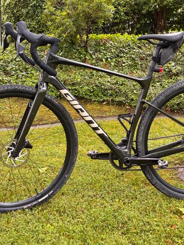 Tweedehands Giant Revolt, Advanced 1 2022 2022 Road & Gravel — afbeelding 1 van 2