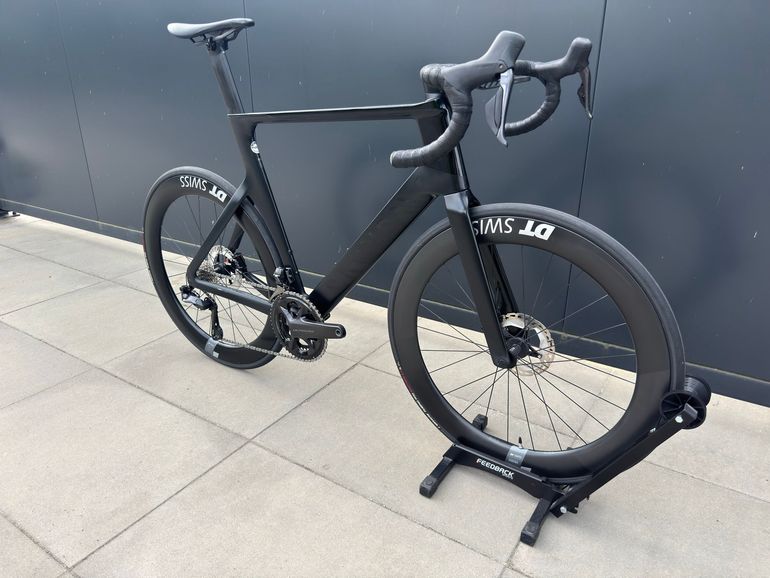 Used Canyon Aeroad CF SLX 8 Di2 2023 2023 Road & Gravel, Black — image 3 of 10