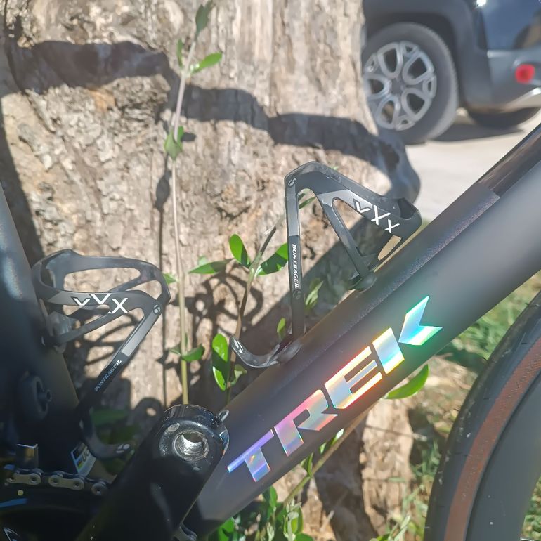 Used Trek Madone SLR 9 Gen 8 2025 2025 Road & Gravel, Black — image 2 of 8