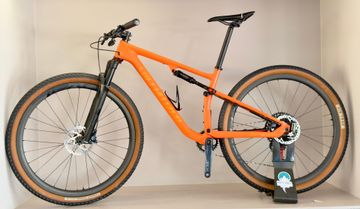 Used Specialized Epic Expert 2021 2021 Mountainbike, Orange, 29 — image 3 of 6
