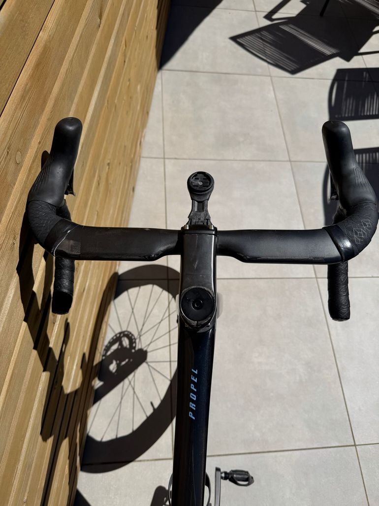 Used Giant Propel Advanced SL 0 2023 2023 Road & Gravel, Black — image 7 of 17