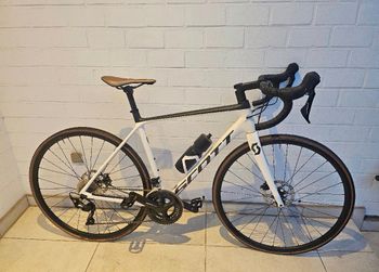 Used Scott Addict 20 disc 2021 2021 Road & Gravel, White — image 2 of 3