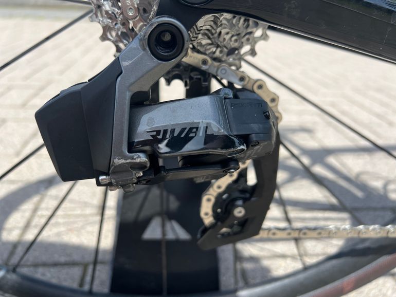 Used Canyon Ultimate CF SL 7 eTap 2023 2023 Road & Gravel — image 10 of 10