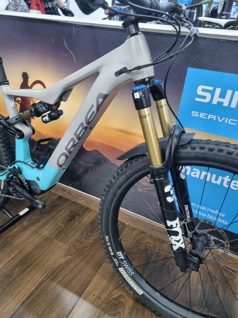 Used Orbea RISE H10 2024 2024 Mountainbike, Light Gray, 29 — image 8 of 13