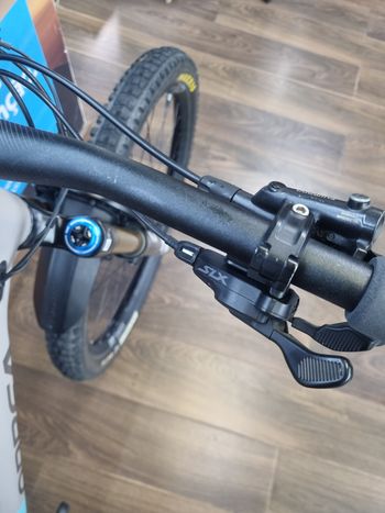 Used Orbea RISE H10 2024 2024 Mountainbike, Light Gray, 29 — image 12 of 13