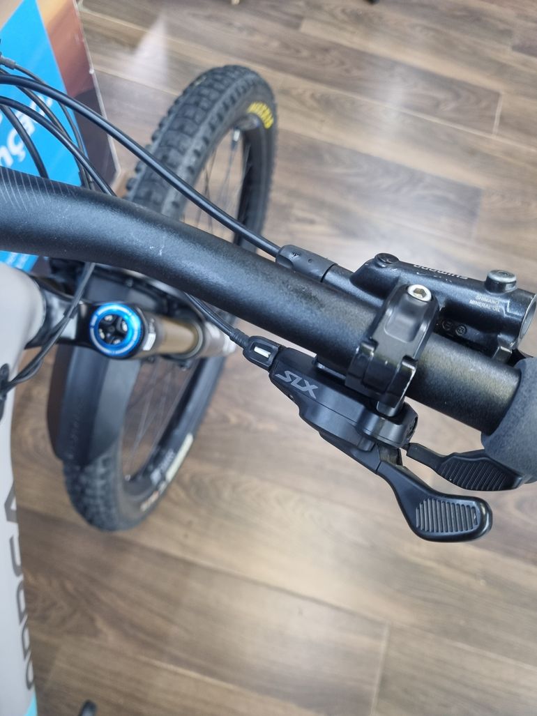 Used Orbea RISE H10 2024 2024 Mountainbike, Light Gray, 29 — image 12 of 13