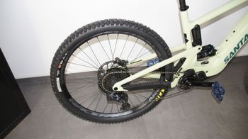 Used Santa Cruz HECKLER GX AXS / Carbon C / MX 2023 2023 Mountainbike, Green, 29, 27.5 — image 8 of 13