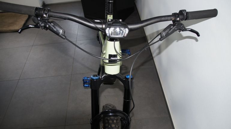 Used Santa Cruz HECKLER GX AXS / Carbon C / MX 2023 2023 Mountainbike, Green, 29, 27.5 — image 12 of 13
