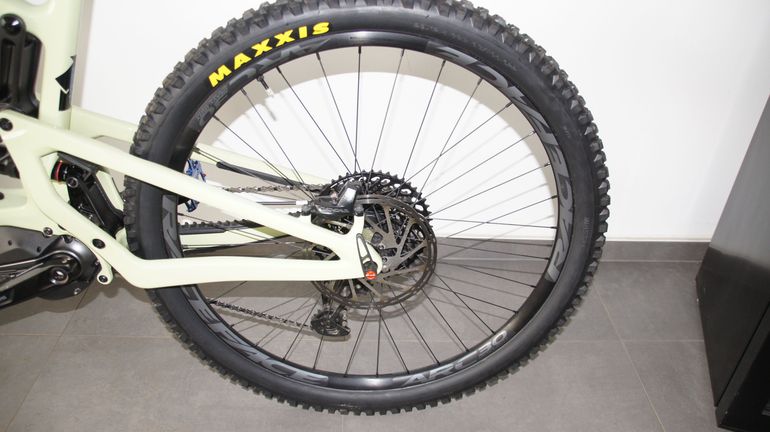 Used Santa Cruz HECKLER GX AXS / Carbon C / MX 2023 2023 Mountainbike, Green, 29, 27.5 — image 5 of 13