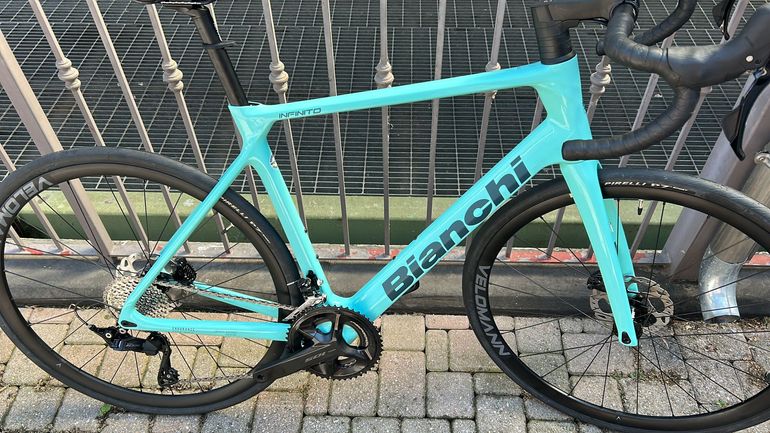 Used Bianchi Infinito 105 Di2 2025 2025 Road & Gravel, Blue — image 3 of 3