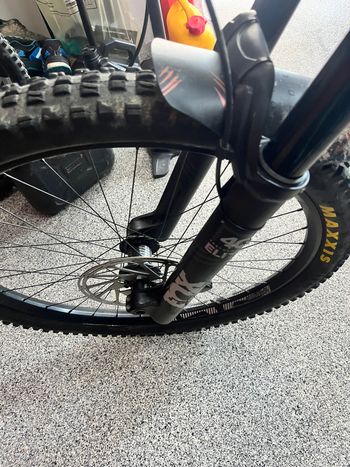 Used yt tues Cf Pro 2018 Mountainbike, Black — image 5 of 8