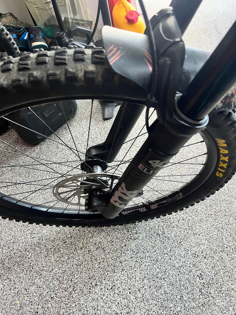 Used yt tues Cf Pro 2018 Mountainbike, Black — image 5 of 8