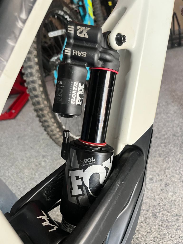 Used yt tues Cf Pro 2018 Mountainbike, Black — image 8 of 8