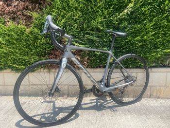 Used Scott Addict 10 disc carbon 2021 2021 Road & Gravel, Black — image 2 of 14