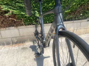 Used Scott Addict 10 disc carbon 2021 2021 Road & Gravel, Black — image 9 of 14